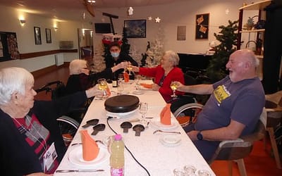 Déjeuner « raclette » à la Résidence Valpastour